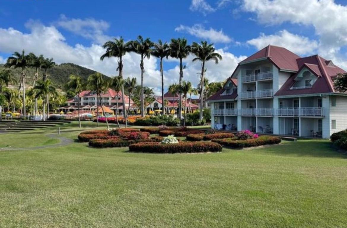Couleur Caraibes-Cocobeach Martinique Pierre Et Vacances 圣吕斯 外观 照片